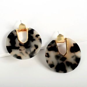 2/$35 π€ ANTHRO Tortoise Resin Hoop Earrings
